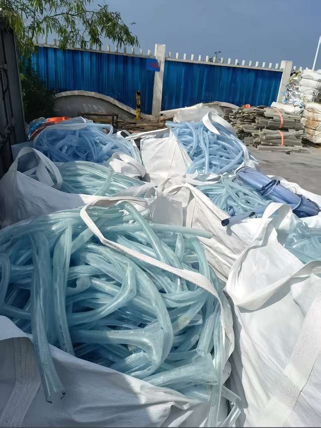 Plastic tubes/hoses